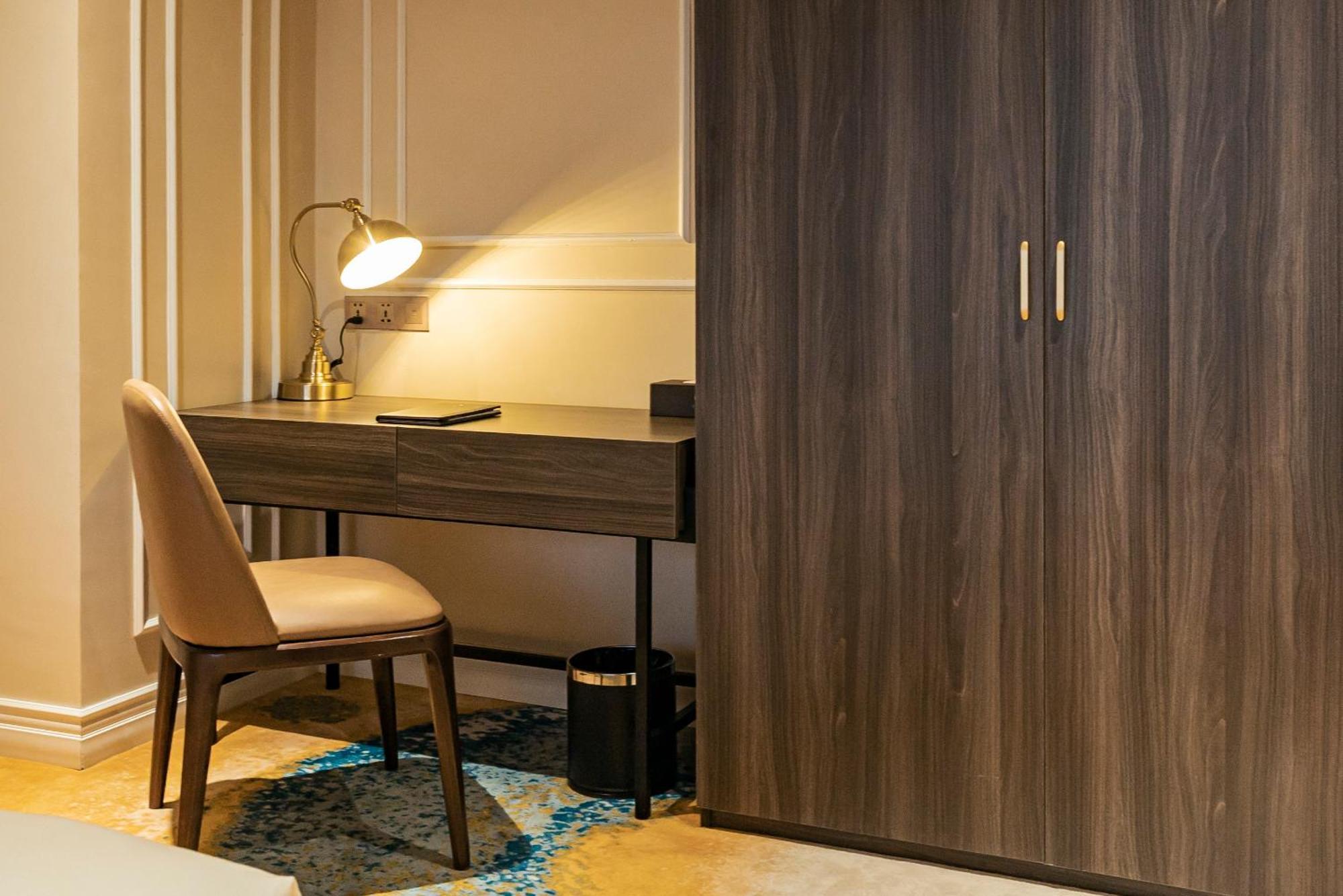 La Vela Hue Hotel Kültér fotó A wardrobe
